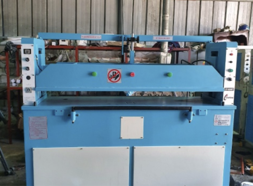 máy dập thủy lực